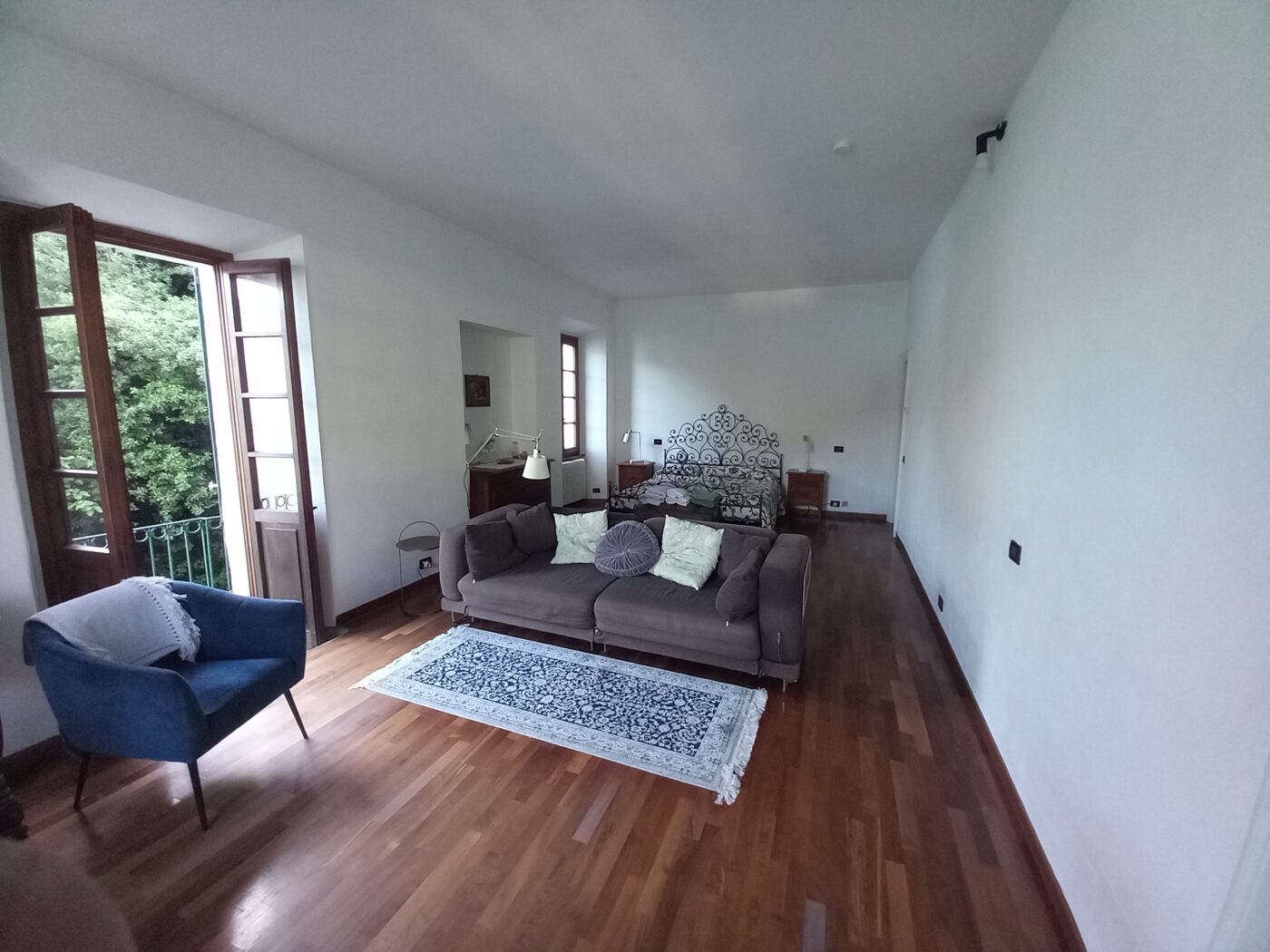 In Nesso, beautiful apartment directly on the lake