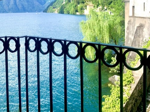 In Nesso, beautiful apartment directly on the lake