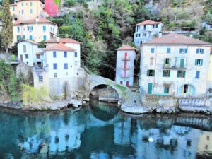 In Nesso, beautiful apartment directly on the lake