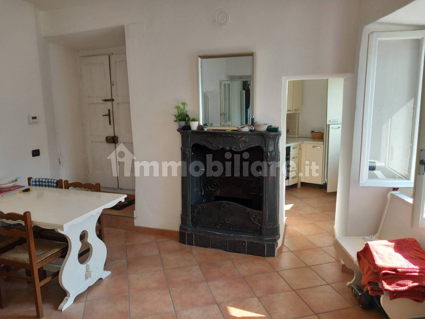 Nesso, apartment with garden and lake view