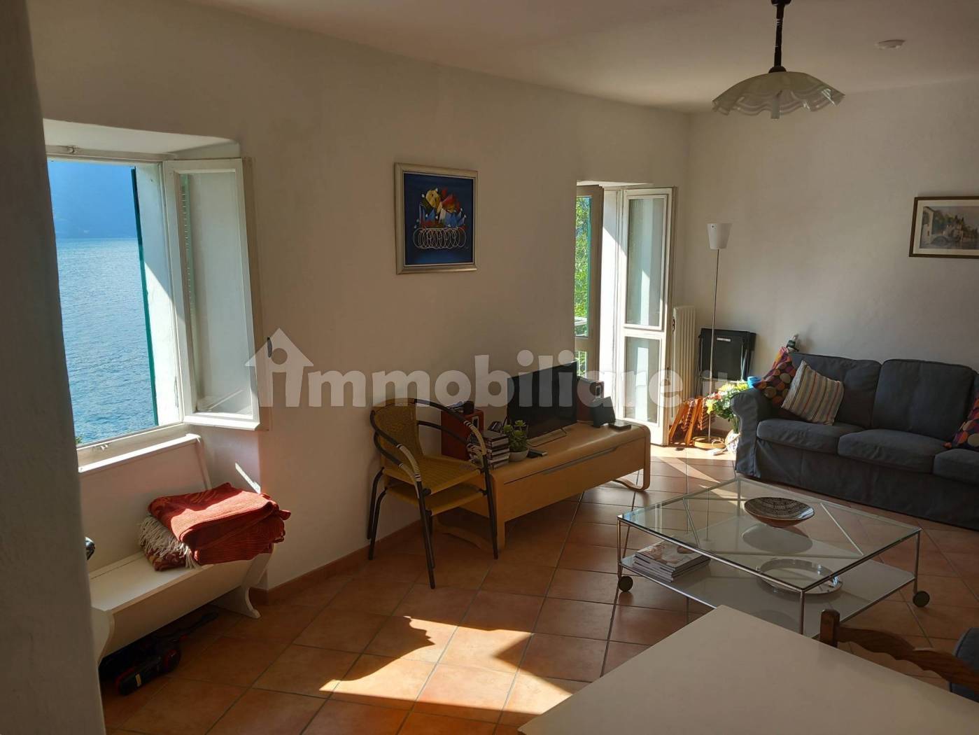 Nesso, apartment with garden and lake view