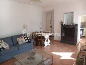 Nesso, apartment with garden and lake view