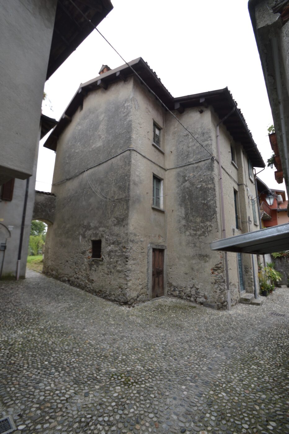 Bellagio Suira, bella casa da ristrutturare